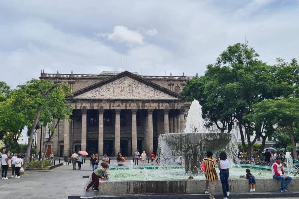 Departamento En El Corazon De Guadalajara Apartman Kültér fotó